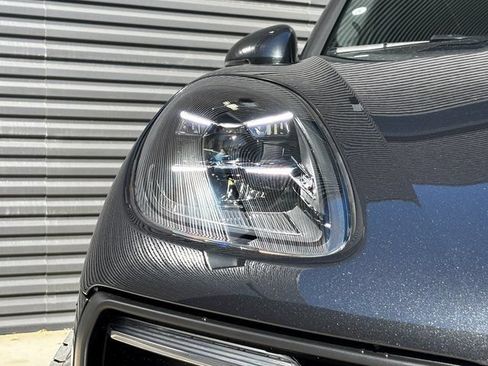 Certified 2026 Porsche Macan AWD/4WD image 12