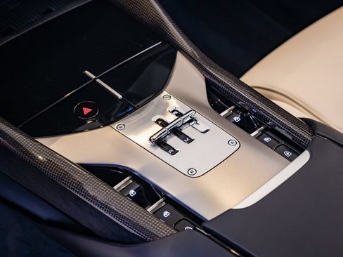 Used 2024 Ferrari Purosangue AWD/4WD image 19