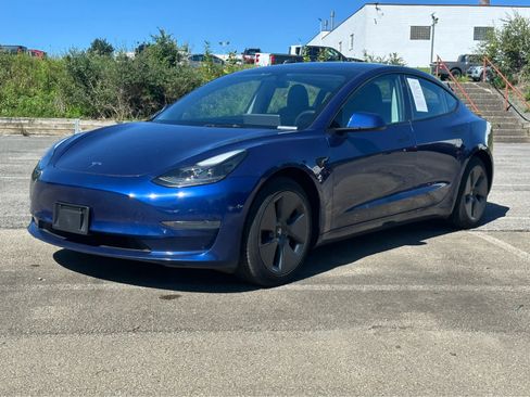 Used 2023 Tesla Model 3 Standard Range RWD image 1