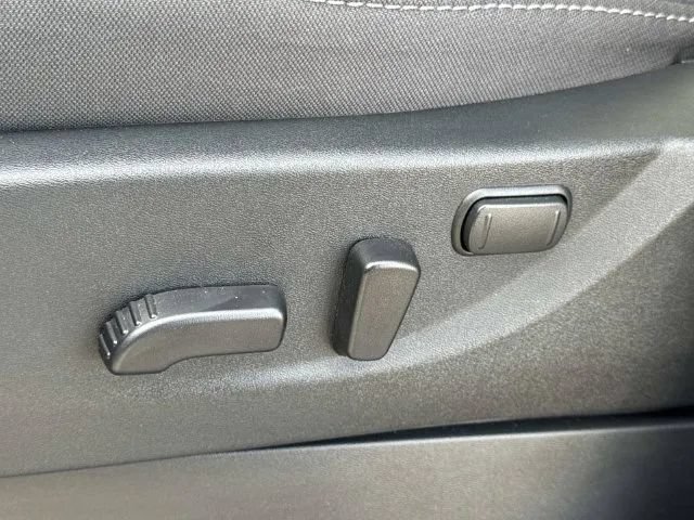Certified 2025 Nissan Frontier SV w/ SV Convenience Package RWD image 31