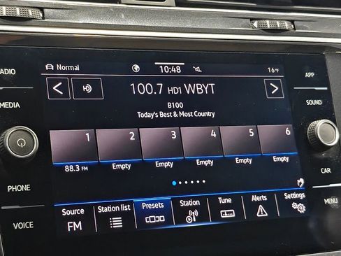 Used 2023 Volkswagen Tiguan SE image 33