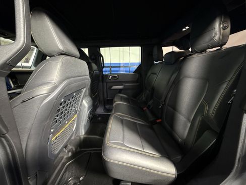 Used 2023 Ford Bronco Badlands w/ Sasquatch Package image 31