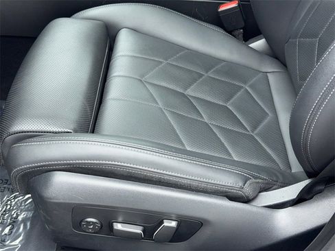 Used 2024 BMW 530i image 38