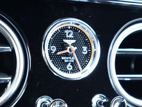 Used 2024 Bentley Continental GT V8 image 29