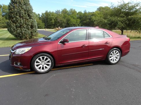 Used 2015 Chevrolet Malibu LT FWD image 13