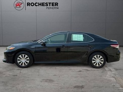 Used 2019 Toyota Camry LE FWD image 33