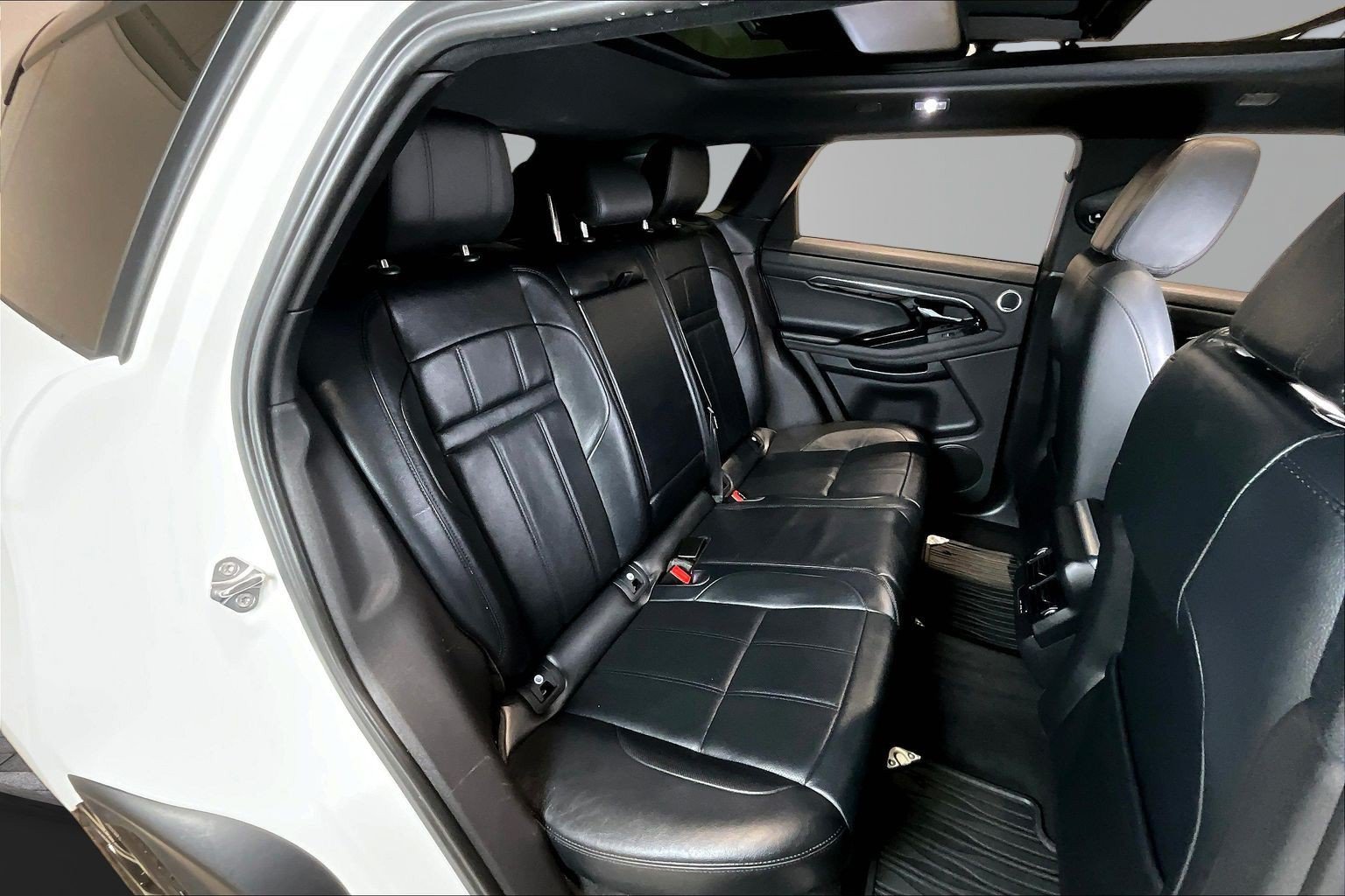 Used 2021 Land Rover Range Rover Evoque SE AWD/4WD image 24