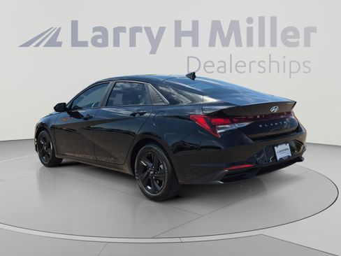 Used 2023 Hyundai Elantra SEL w/ Cargo Package FWD image 3