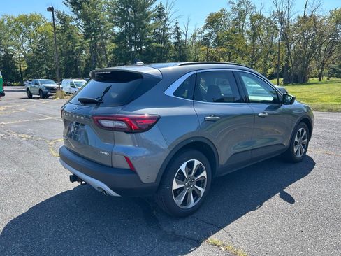 Used 2023 Ford Escape Platinum w/ Premium Technology Package AWD/4WD image 5