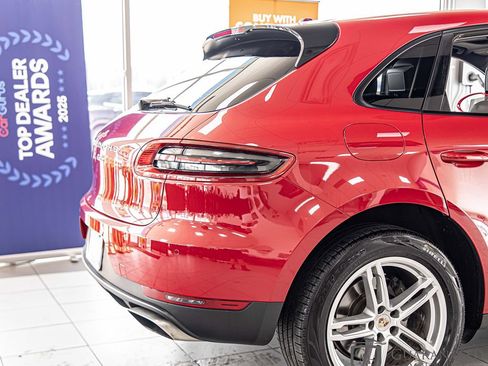 Used 2018 Porsche Macan AWD/4WD image 12