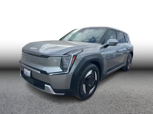 Certified 2024 Kia EV9 Light Long Range image 1