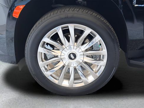 Certified 2023 Cadillac Escalade Premium Luxury image 9