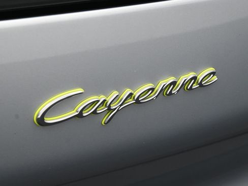 Used 2023 Porsche Cayenne Coupe AWD/4WD image 9