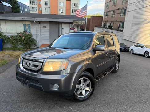 Used 2011 Honda Pilot Touring image 1