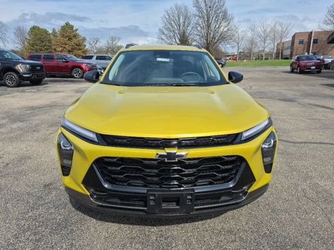 Used 2025 Chevrolet Trax ACTIV w/ Driver Confidence Package image 3