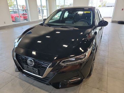 Used 2023 Nissan Sentra SR w/ SR Premium Package FWD image 2