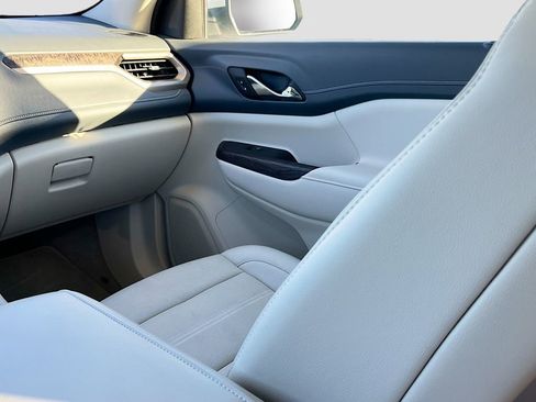 Used 2023 GMC Acadia Denali w/ Denali Ultimate Package image 25