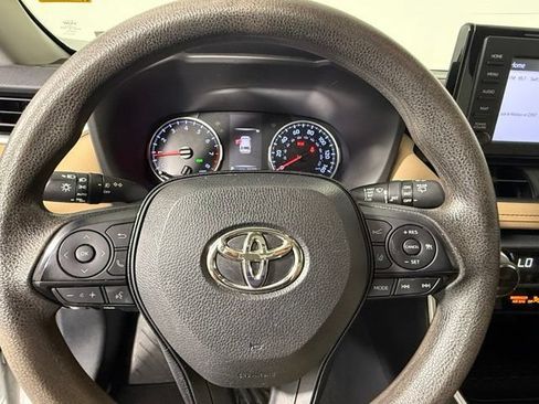 Used 2019 Toyota RAV4 XLE w/ Convenience Package FWD image 13