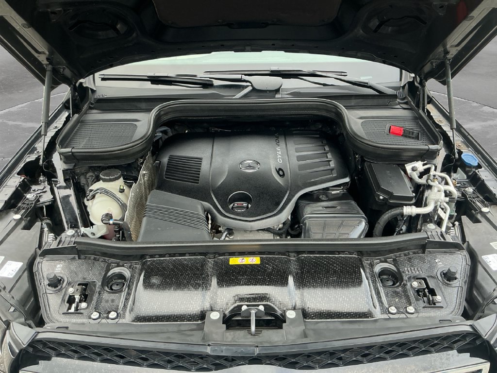Used 2023 Mercedes-Benz GLS 450 4MATIC image 18