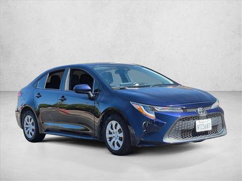 Used 2021 Toyota Corolla LE w/ Carpet Mat Package (TMS) FWD image 4
