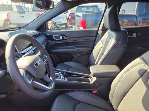 New 2026 Jeep Compass Latitude image 8