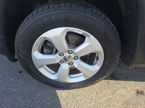 Used 2019 Jeep Compass Latitude w/ Safety & Security Group AWD/4WD image 30