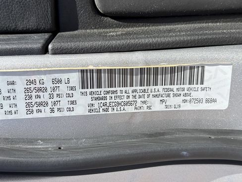 Used 2017 Jeep Grand Cherokee Overland RWD image 33