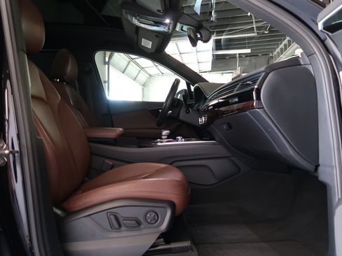 Used 2019 Audi Q7 3.0T Prestige AWD/4WD image 32
