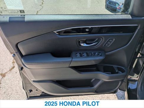 Certified 2025 Honda Pilot EX-L image 12