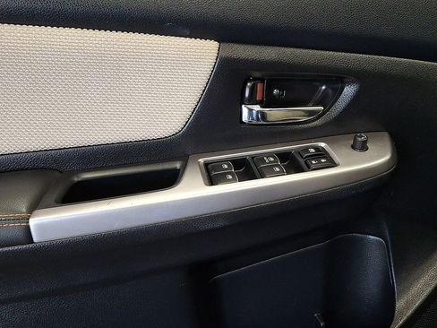 Used 2017 Subaru Crosstrek 2.0i Premium image 13