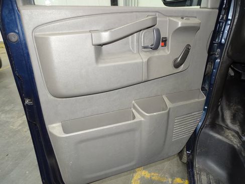 Used 2016 Chevrolet Express 2500 image 13