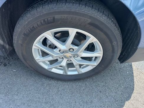 Used 2024 Chevrolet Equinox LS FWD image 3