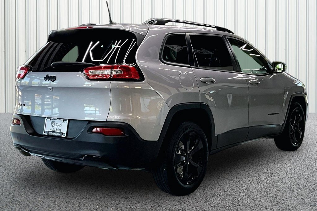 Used 2018 Jeep Cherokee Latitude w/ Altitude Package AWD/4WD image 6