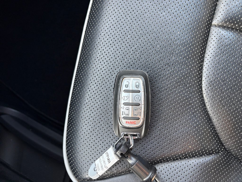 Used 2024 Chrysler Pacifica Premium FWD image 45