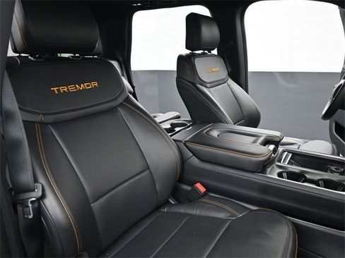 Used 2025 Ford Expedition Tremor image 28