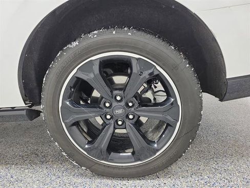 Used 2022 Ford Expedition Limited image 5