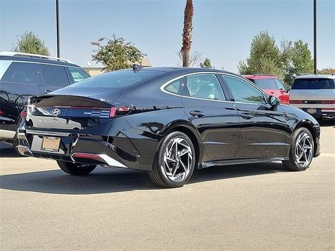 New 2026 Hyundai Sonata SEL image 2