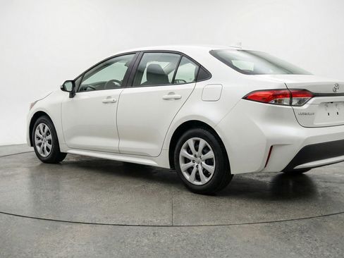 Used 2025 Toyota Corolla LE image 6