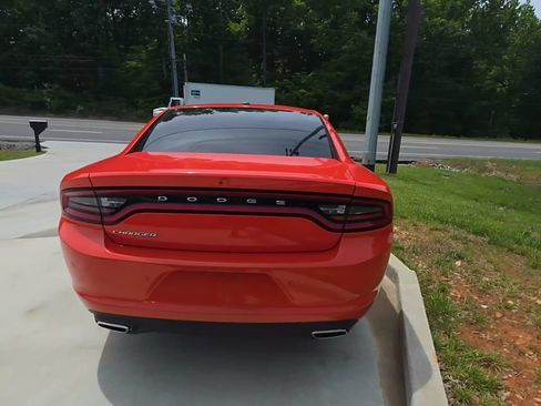 Used 2021 Dodge Charger SXT w/ Leather Interior Group RWD image 5