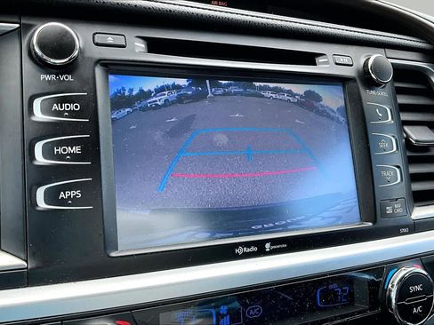 Used 2015 Toyota Highlander XLE AWD/4WD image 26
