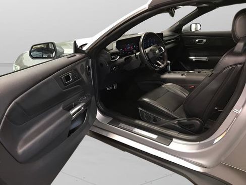 Used 2025 Ford Mustang Premium RWD image 9