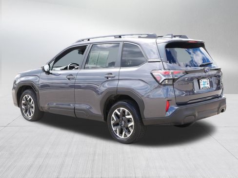 Used 2025 Subaru Forester Premium AWD/4WD image 5