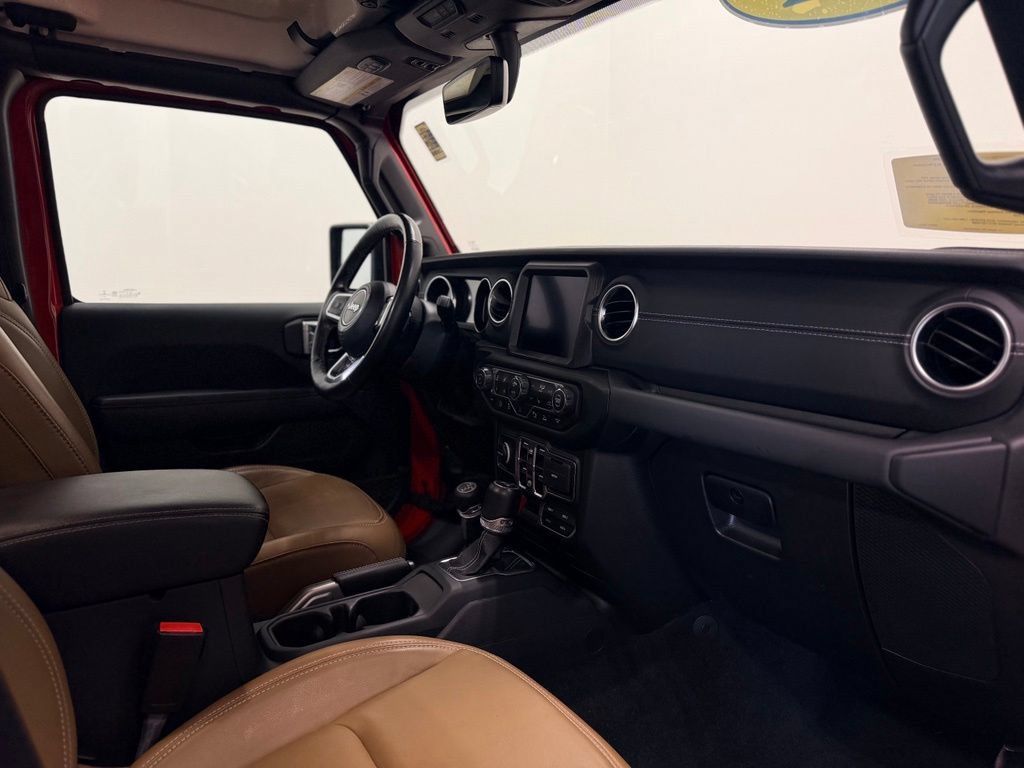 Used 2021 Jeep Wrangler Unlimited Sahara w/ Uconnect 4C Nav & Sound Group AWD/4WD image 18