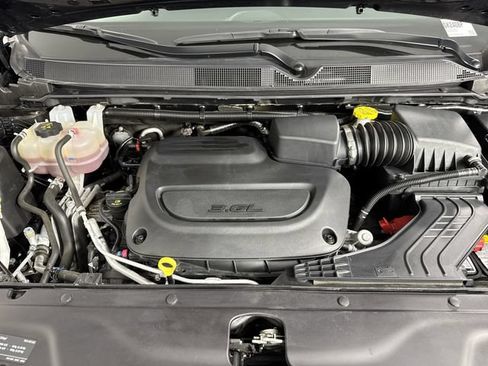 Used 2025 Chrysler Pacifica Select FWD image 27