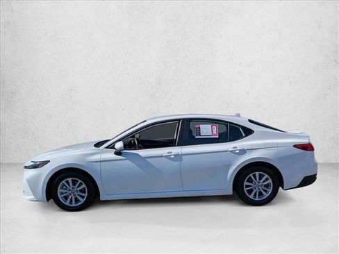 Used 2025 Toyota Camry LE image 9