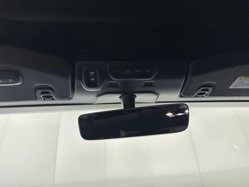 Used 2023 Jeep Wrangler Unlimited Sahara image 24