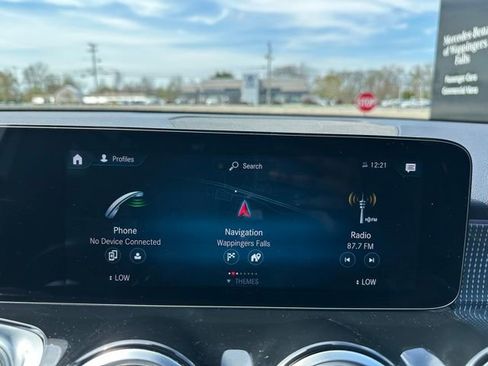 Certified 2022 Mercedes-Benz GLB 250 4MATIC image 32