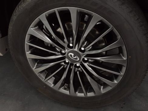 Used 2023 INFINITI QX80 Sensory AWD/4WD image 9