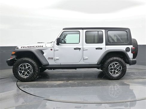 Used 2024 Jeep Wrangler Unlimited Rubicon w/ Capability Package image 10