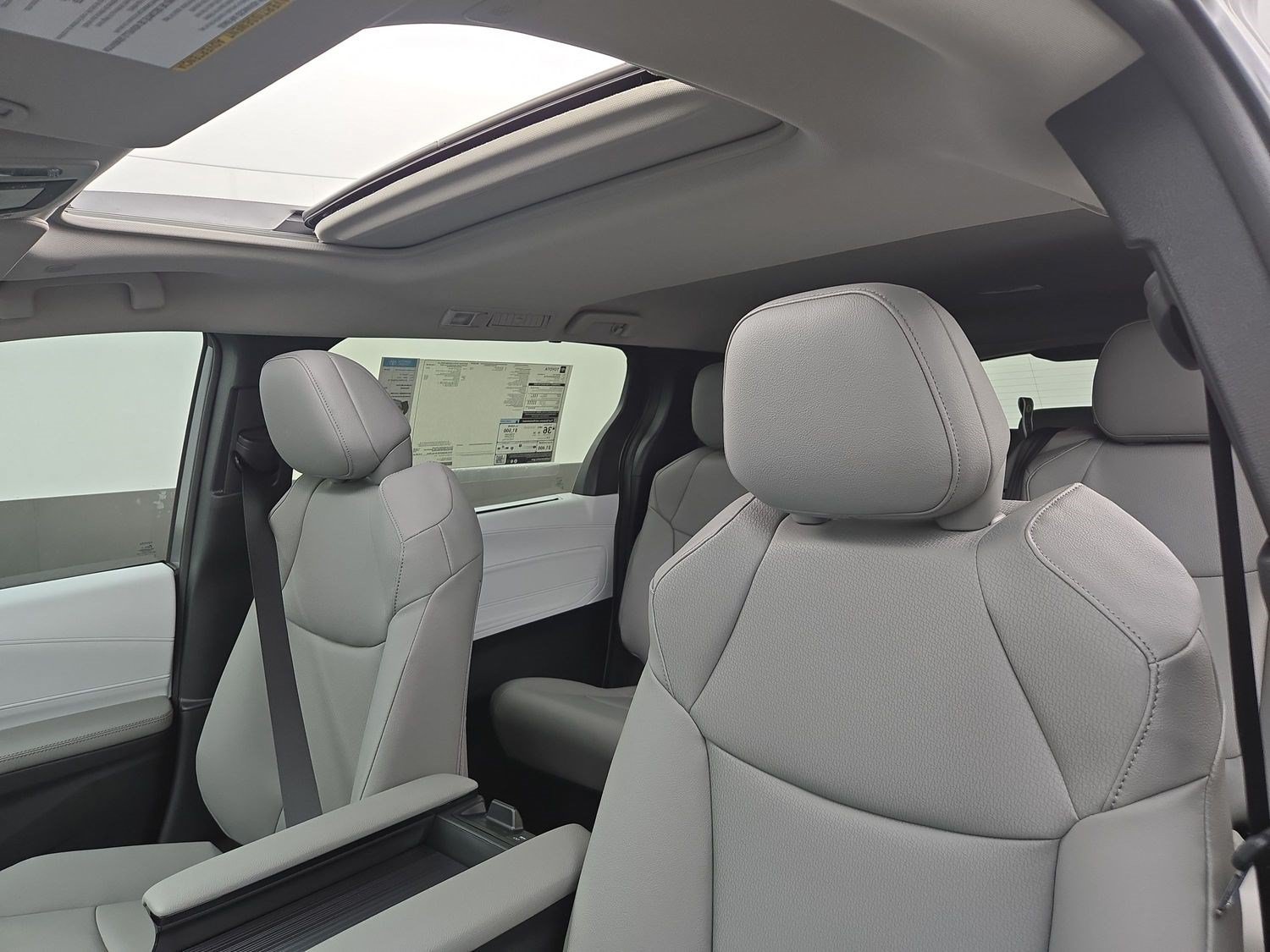 New 2026 Toyota Sienna XLE FWD image 29